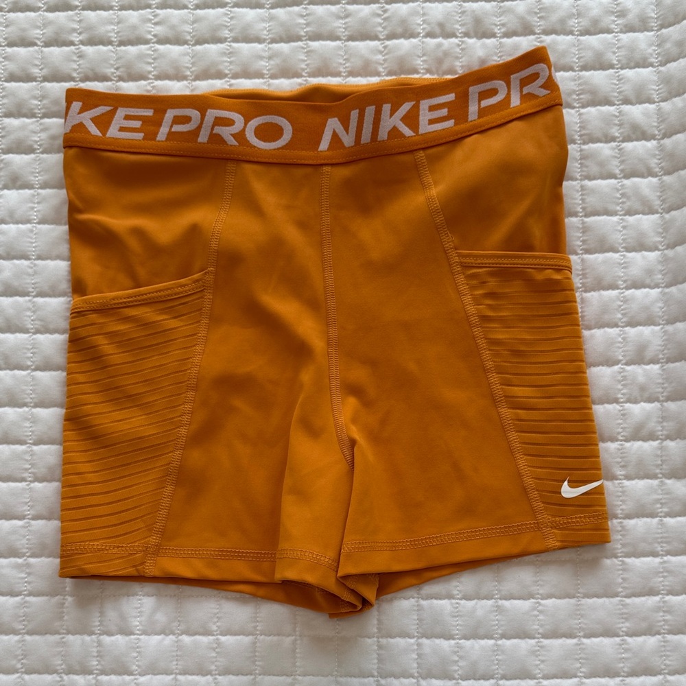 Nike Pro Burnt Orange Training Shorts Size Small with Pockets